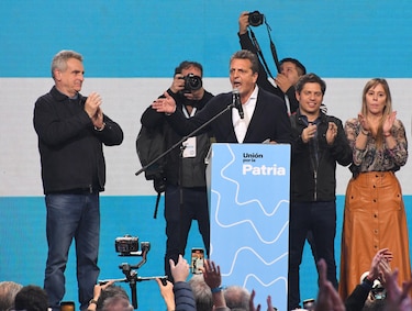 Tsunami electoral en Argentina cataliza salto cambiario y sacude a los mercados
