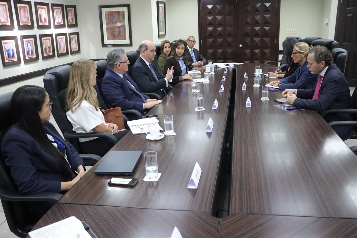 Gobierno y OCDE revisan avances del proceso de adhesión de Panamá al organismo internacional