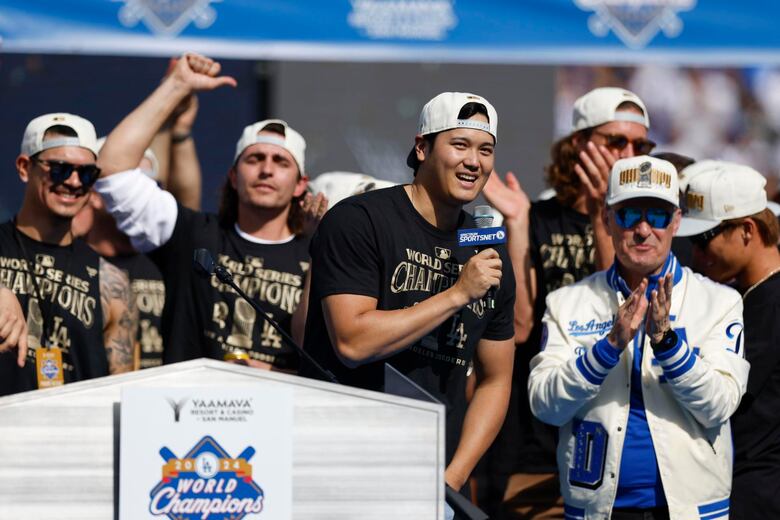 Los Dodgers paralizan la ciudad de Los Ángeles con su primer desfile en 36 años