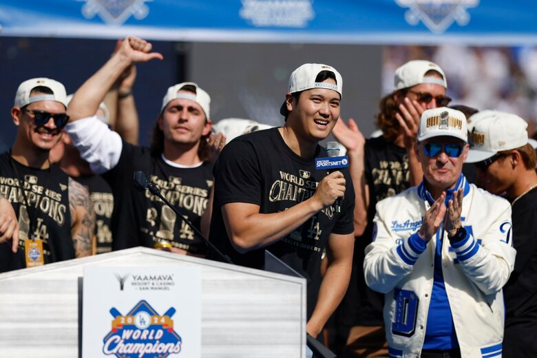Los Dodgers paralizan la ciudad de Los Ángeles con su primer desfile en 36 años
