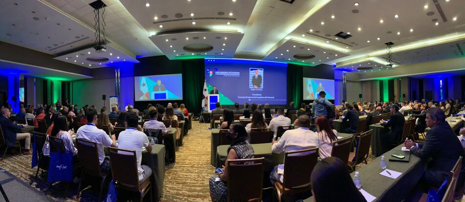 Expertos analizan los retos del sector logístico