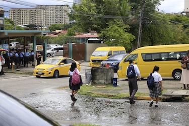 Clases a medias: la educación de miles de estudiantes sigue en suspenso