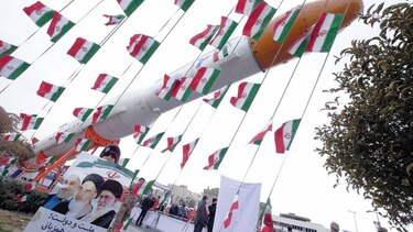 Mike Pompeo hace advertencia a Irán por lanzamiento de satélites espaciales