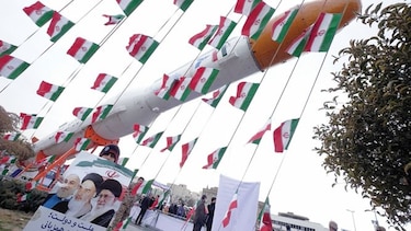 Mike Pompeo hace advertencia a Irán por lanzamiento de satélites espaciales