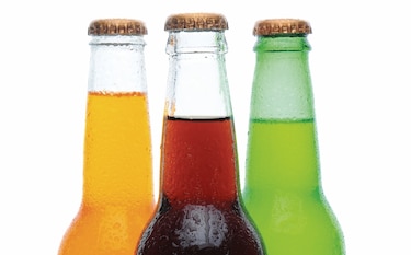 OMS pide a los países que aumenten los impuestos sobre el alcohol y las bebidas azucaradas
