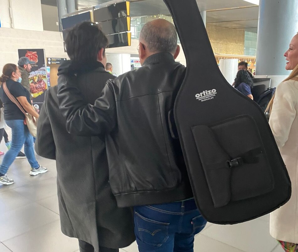 Presidente del Congreso saca a su hijo de Colombia por amenazas de muerte