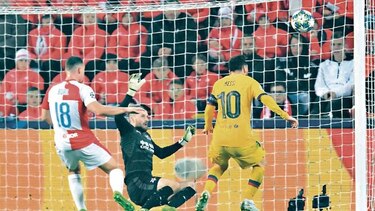 Barcelona y Liverpool encadenan triunfos en la Champions