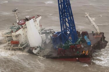 Casi 30 desaparecidos tras naufragio en el Mar de la China Meridional