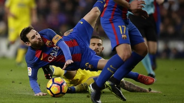 Luis Suárez y Leo Messi impulsan al Barcelona al segundo puesto liguero