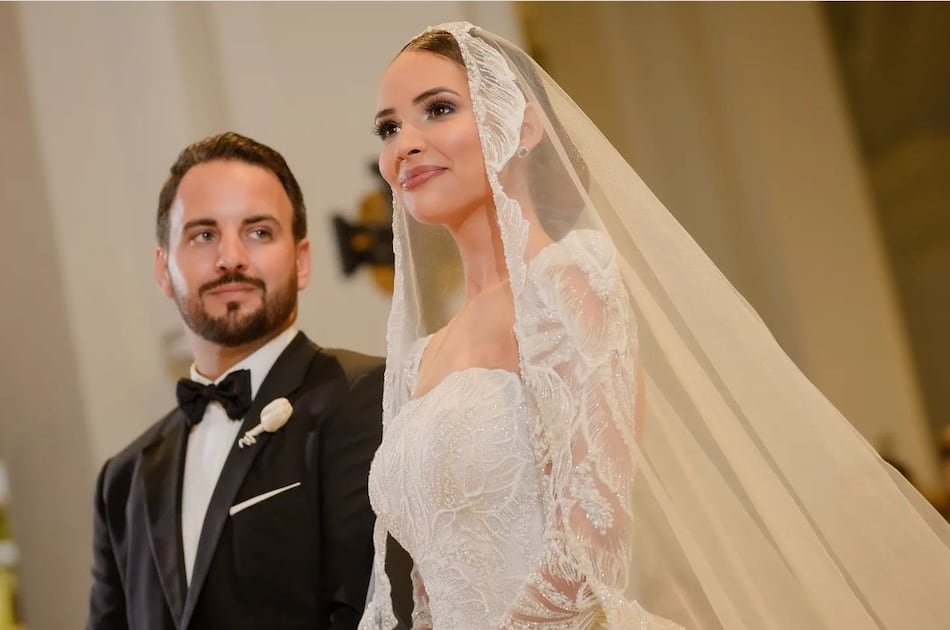 La boda de Sheldry Sáez: totalmente blanca y un pastel de 10 pisos con 3 mil pétalos