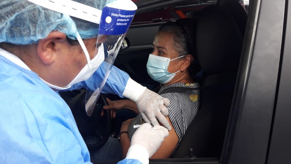 Se aplican 740 dosis en la primera jornada de vacunación en el auto rápido de Coclé