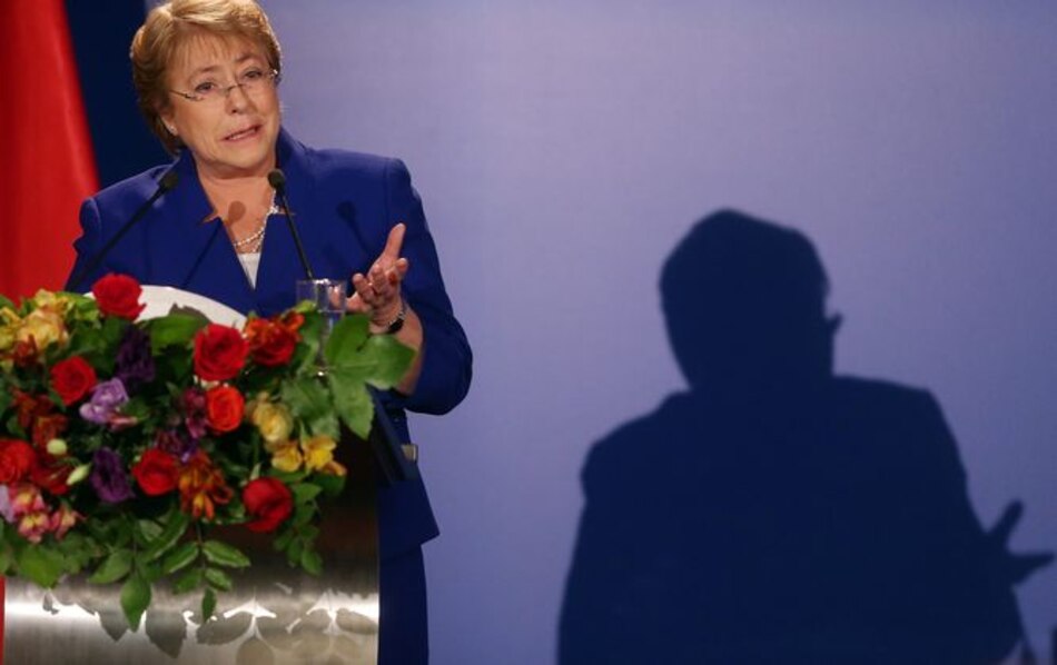 Michelle Bachelet admite que actuó 'tarde' en escándalo de su hijo