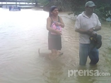 Evacuan más de mil 500 personas de 18 comunidades