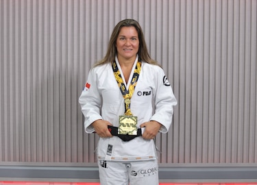 Jennisín Rosanía revalida su título mundial de Jiu Jitsu y hace historia para Panamá