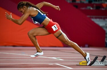 Panameña Woodruff avanza a semifinales en 400 metros vallas