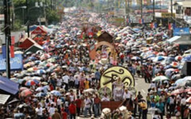 Festejo con murgas, tunas y tamborito