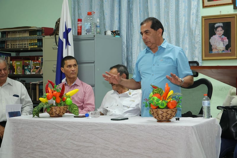 Ministro de Educación Ventura Vega buscará reunirse con gremios docentes