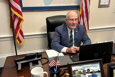 Congresista alerta sobre riesgos de participación china en adquisición de puertos panameños por parte de BlackRock