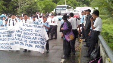 Ocho días de protesta en Bocas; exigen la presencia de Varela