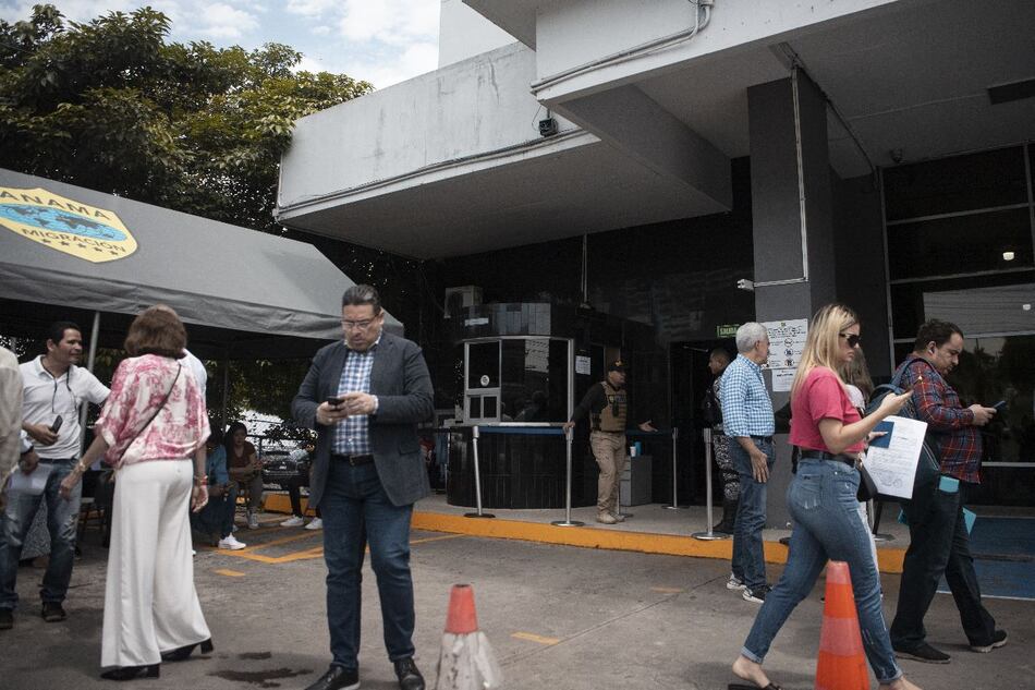 Migración otorgó 181 carnés de permiso temporal de protección en su primer día