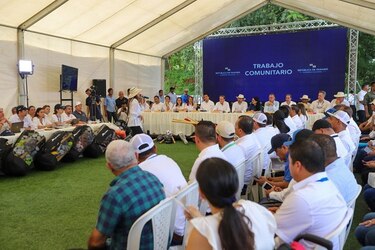 Cortizo habla con cautela sobre los 'Varelaleaks' durante gira de trabajo en Herrera