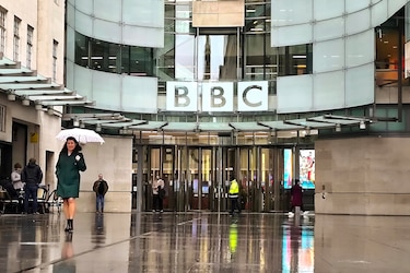 Trump amenaza a la BBC con una demanda por difamación de 1,000 millones de dólares