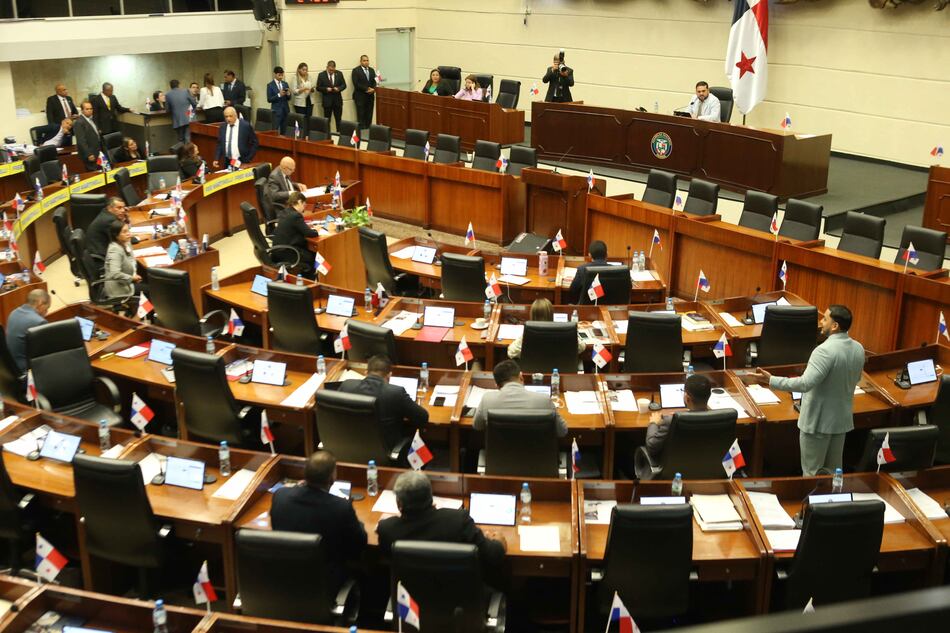 De $15 mil a más de $100 mil: así varía el gasto promedio en planilla por diputado