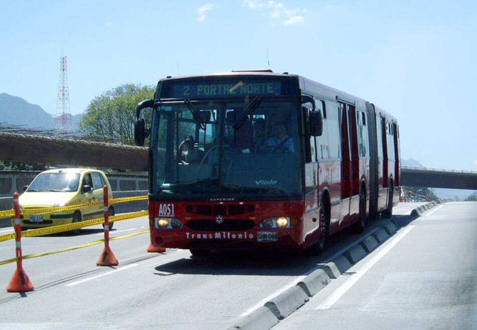 Bogotá renovará 1,162 autobuses del TransMilenio