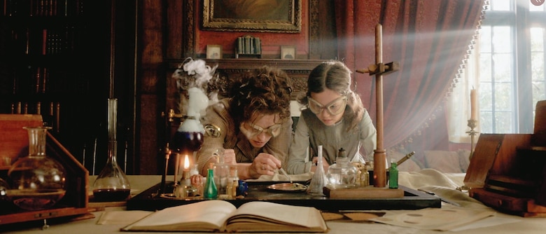 Enola Holmes, y la desaparición de su madre