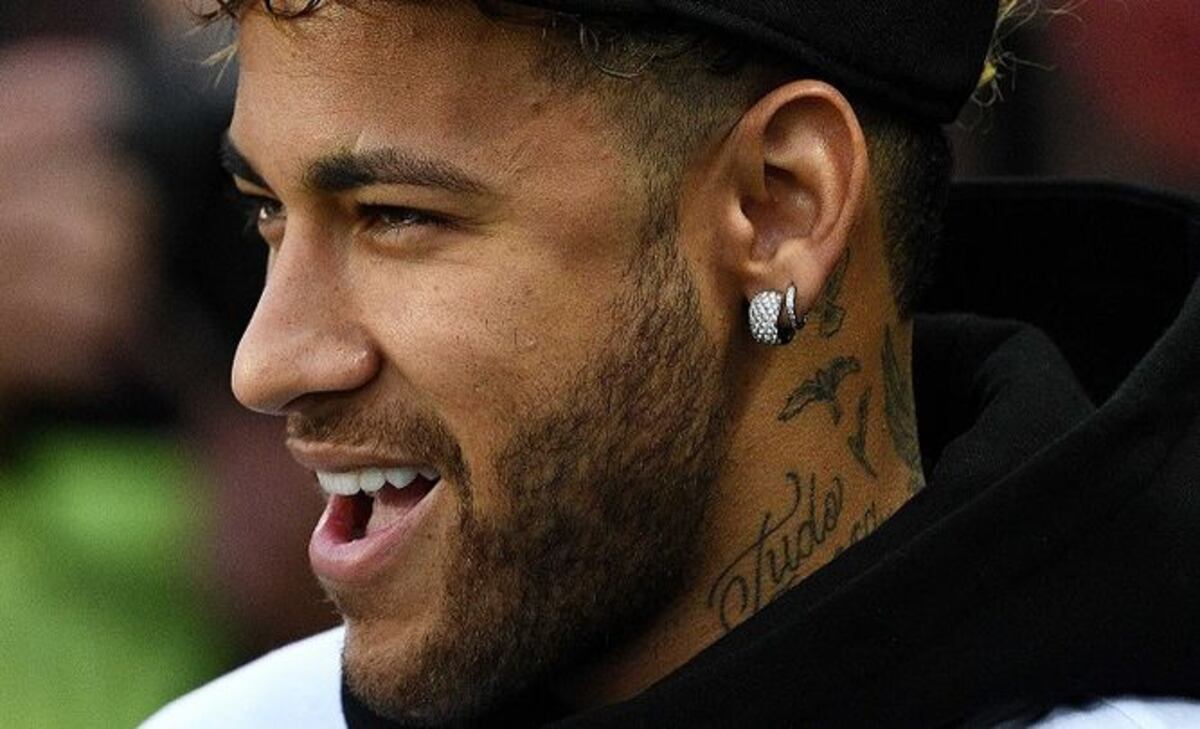 Neymar se rehabilita de una operación de la fisura en el quinto metatarsiano del pie derecho a la q