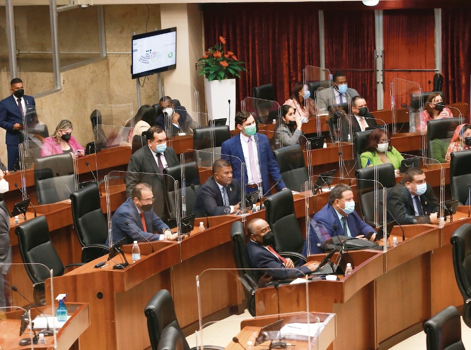 Se enfilan demandas contra las reformas electorales