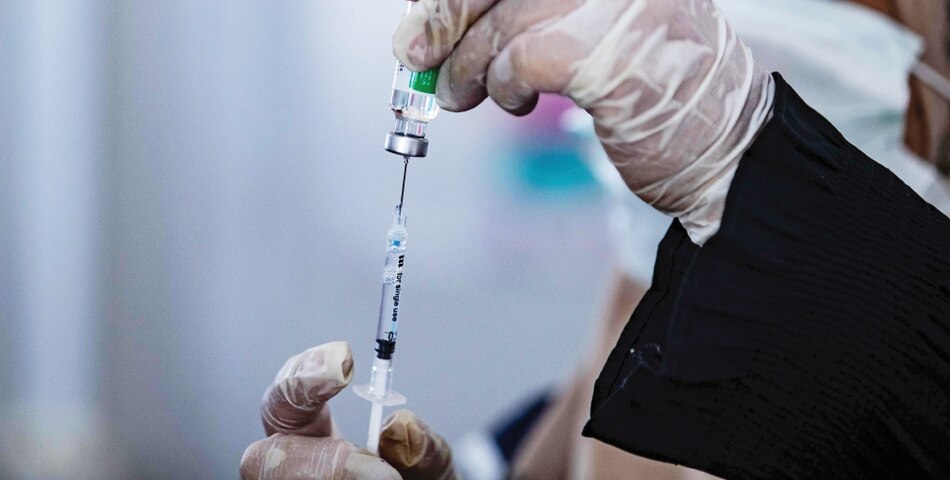 Facebook e Instagram eliminan a uno de los grupos antivacunas más grandes de Estados Unidos