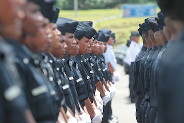 20 empresas interesadas en el proceso de compra de uniformes y botas para la Policía Nacional