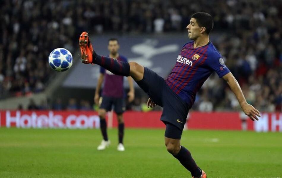 Suárez estará ausente en gira de Uruguay; espera nacimiento de su tercer hijo