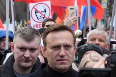 Envenenan té del opositor ruso Alexei Navalny; ahora está hospitalizado en cuidados intensivos