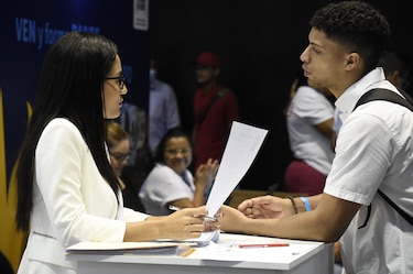 Mitradel impulsa inserción laboral de jóvenes en el sector marítimo