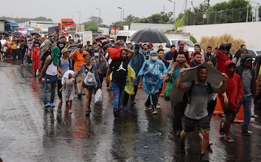 Una nueva caravana con unos 600 migrantes parte desde la mexicana Tapachula