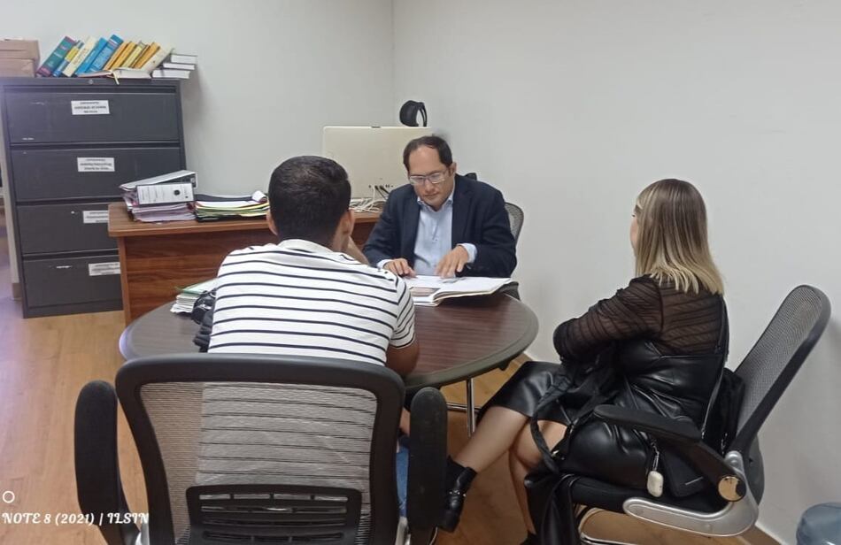 Tribunal ordena devolución de $26,372 a compradora por cláusulas abusivas en contrato inmobiliario