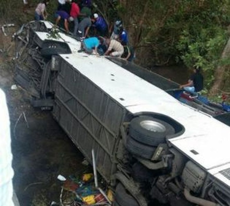 Accidente de tránsito en Antón deja al menos 18 muertos y 37 heridos