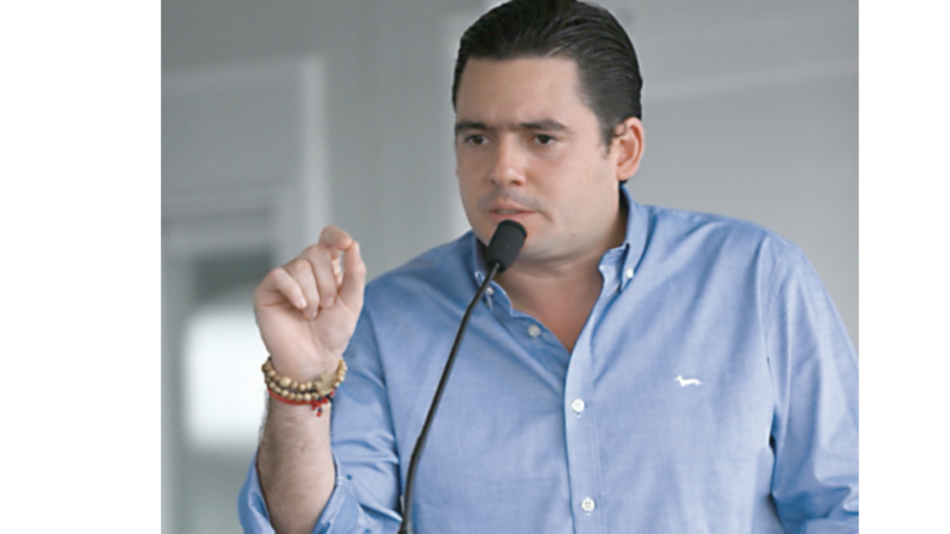 Crisis sanitaria coloca a Gaby Carrizo en el ojo de la tormenta