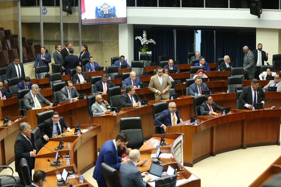 Contrato minero: la pelota rebota y vuelve a la Asamblea