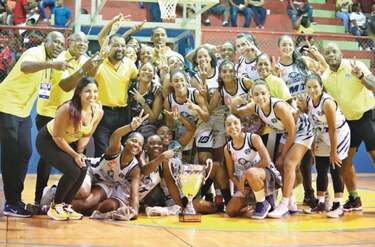 Correcaminos y Caballos se adueñan de las coronas del baloncesto panameño