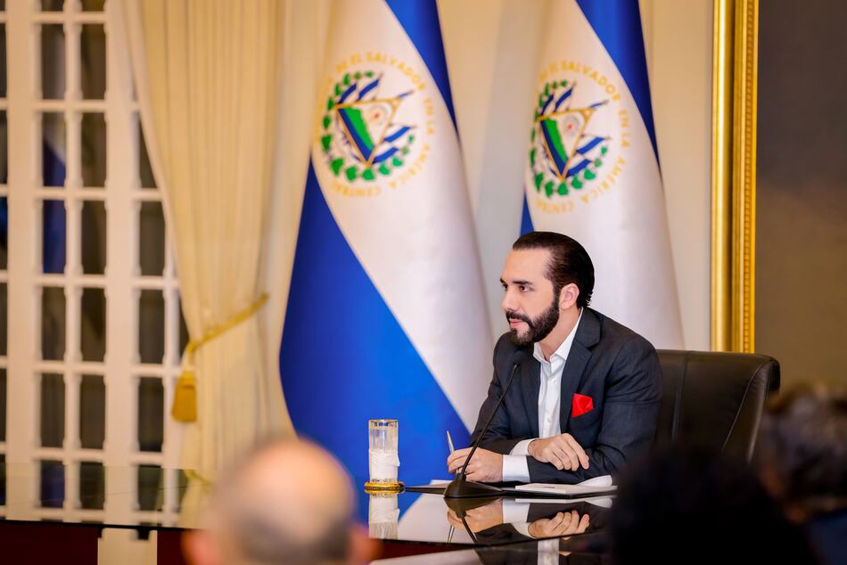 Nayib Bukele pide al fiscal que ‘investigue’ a los funcionarios de su Gobierno