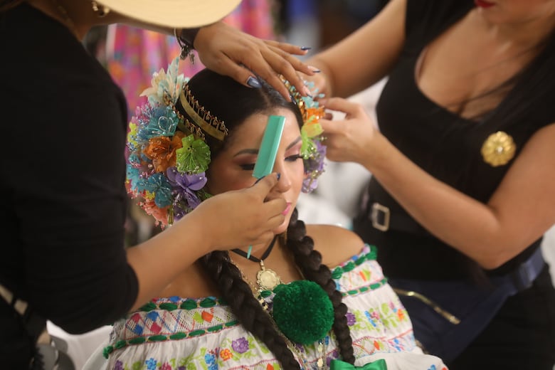 Así se preparan las protagonistas del desfiles de las Mil Polleras; La Prensa se unirá a la transmisión en vivo