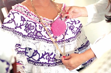 Estado gasta $342 mil en desfile de Las Mil Polleras