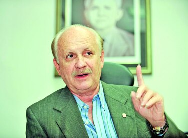 Corte Suprema desestima investigación por nepotismo contra magistrado Erasmo Pinilla