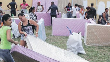 Critican regalos del Ejecutivo