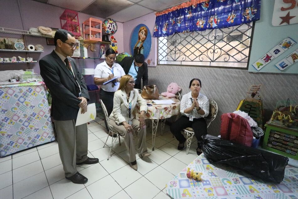 Mides y Senniaf cierran centro de cuidados infantiles ubicado en Santa Elena