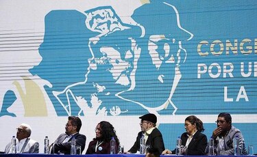 Las FARC se lanzan a la política en Colombia con sus siglas de guerra