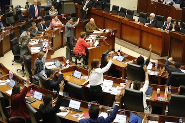 Críticas, preguntas y tensiones; la discusión del presupuesto 2025 atravesó la madrugada